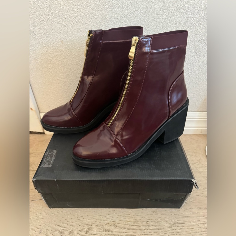 NIB | So Me | Mackie Wine Zip Front Heel Booties | Sz 10
